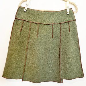 BEEBOP & WALLY Green Skirt with Red Detail - Size Large